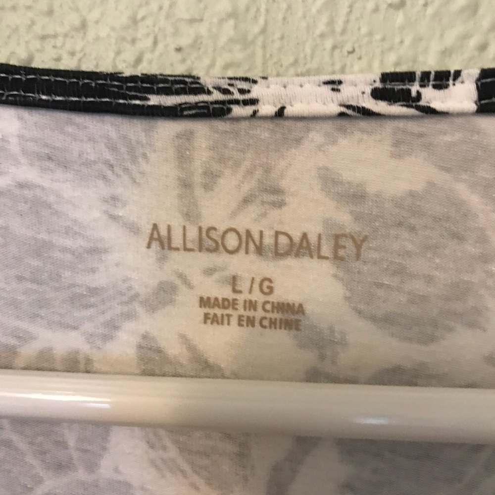 Allison Daley Black & White Top Size Large - Picture 3 of 5